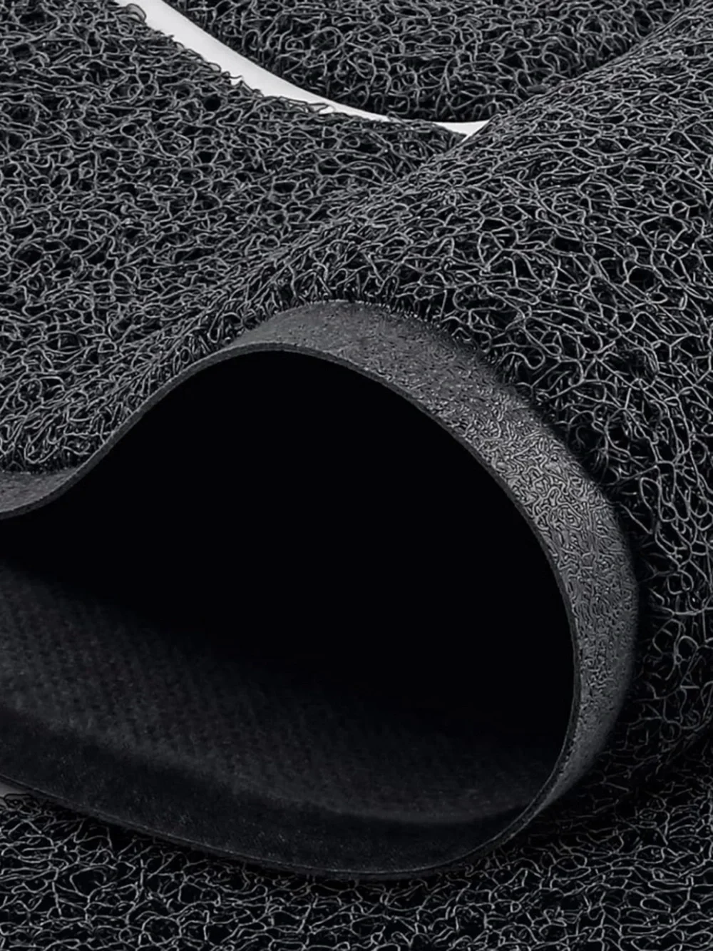 Black and White Welcome Outdoor/ Indoor Non-Slip Doormat